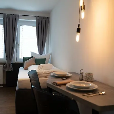 Bed & Breakfast Upstairs By Mamas