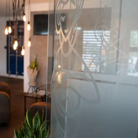 Bed & Breakfast Upstairs By Mamas Landshut